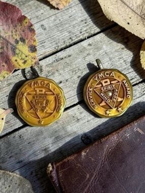 🫶🏻 Vintage YMCA Service Award Buttons